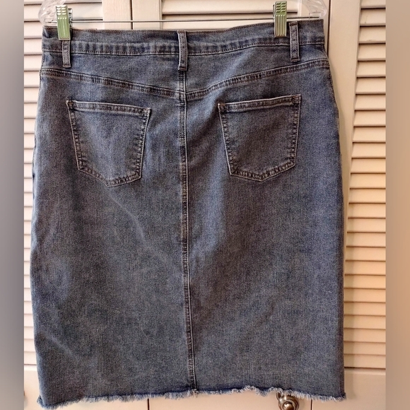 NWT Happily Grey Jeans Pencil Skirt, front split, size 13/30 - Picture 5 of 10